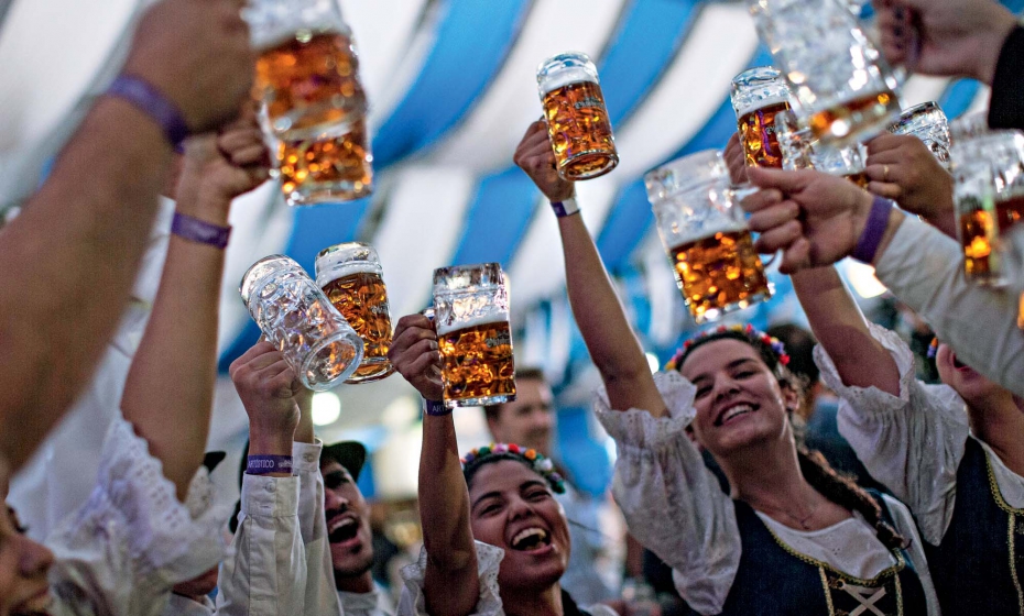 Oktoberfest Biquini Cavad O Gira S O Paulo